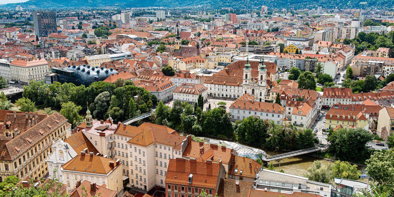 GRAZ I AUSTRIJSKI PARK SKULPTURA