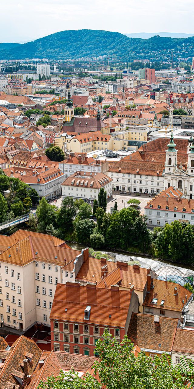GRAZ I AUSTRIJSKI PARK SKULPTURA