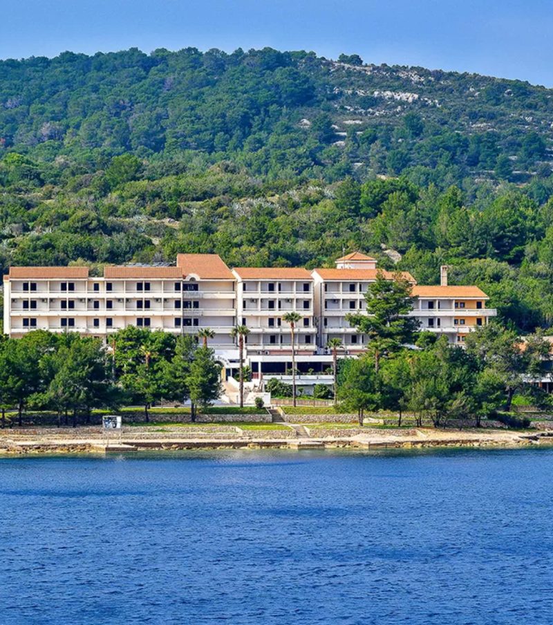 VIS – HOTEL ISSA**